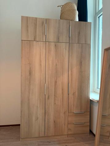 Kledingkast eik 120x51x203 beschikbaar voor biedingen