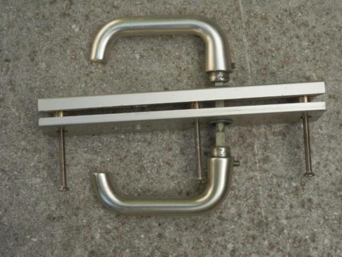 Veiligheidsbeslag buitendeur, 2 verschillende., Doe-het-zelf en Verbouw, Hang- en Sluitwerk, Gebruikt, Klink of Kruk, Overige materialen