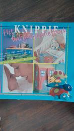 Het knippie baby creatiefboek, Hobby en Vrije tijd, Kledingpatronen, Ophalen of Verzenden, Zo goed als nieuw, Kind, Knippie