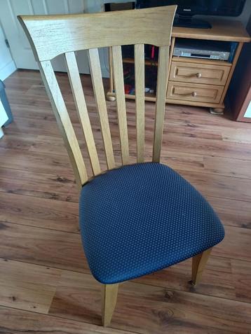 Blank eiken eetkamerstoelen beschikbaar voor biedingen