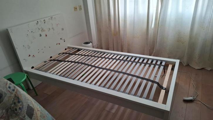 Ikea Malm bed 90x200 - Wit, Huis en Inrichting, Slaapkamer | Bedden, Gebruikt, Eenpersoons, 90 cm, 200 cm, Hout, Wit, Ophalen