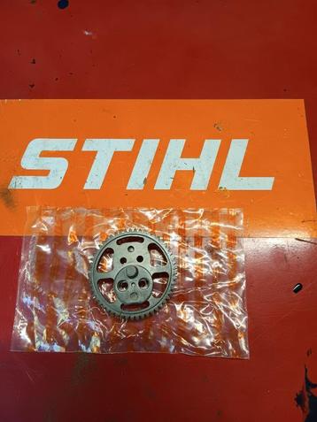 Stihl tandwiel HS 81- HS 82 - HS 86 nieuw. beschikbaar voor biedingen