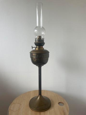 Grote Olielamp beschikbaar voor biedingen