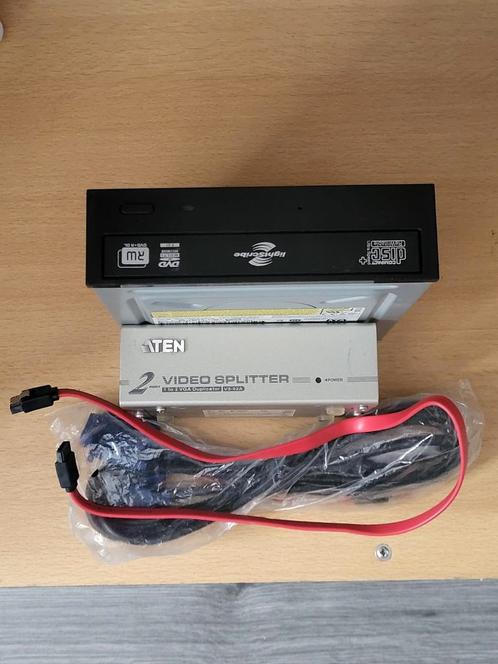 Dvd reader & aten VGA video splitter, Computers en Software, Interne voedingen, Zo goed als nieuw, Ophalen of Verzenden