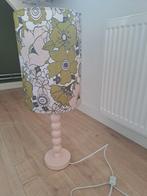 Nieuwe lamp retro, Huis en Inrichting, Lampen | Vloerlampen, Hout, Nieuw, Ophalen of Verzenden, Minder dan 100 cm