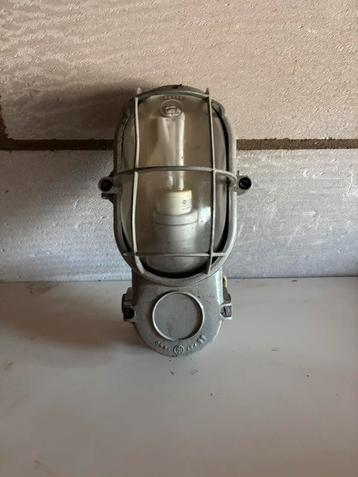 Wandlampen vintage industrieel beschikbaar voor biedingen