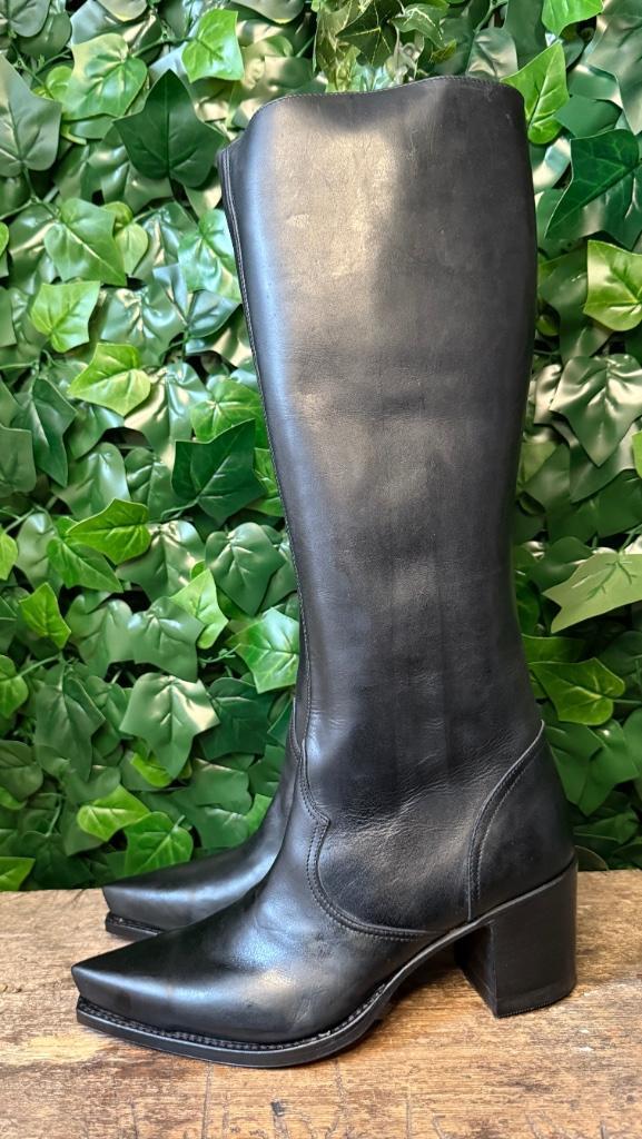 fantastische hoge laarzen van Sendra maat 40, Kleding | Dames, Schoenen, Nieuw, Hoge laarzen, Zwart, Ophalen of Verzenden