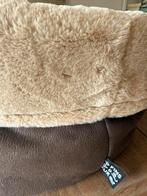 Te koop fluffy hondenmand van Fins en Fur, Dieren en Toebehoren, Hondenmanden, Ophalen, Zo goed als nieuw, Pluche