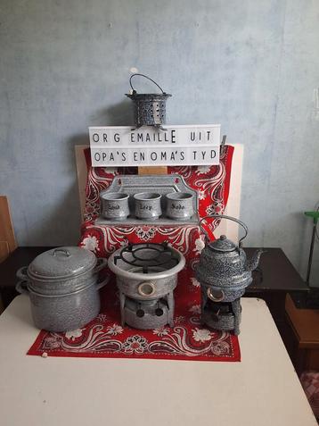 Div. origineel grijsgewolkte EMAILLE. zie de gehele report.g beschikbaar voor biedingen