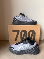 Yeezy Boost 700 46, Kleding | Heren, Schoenen, Ophalen of Verzenden, Zo goed als nieuw, Overige kleuren