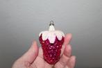 antieke Kerstbal - druiventros roze/rood met sneeuwdecor, Diversen, Kerst, Ophalen of Verzenden, Gebruikt