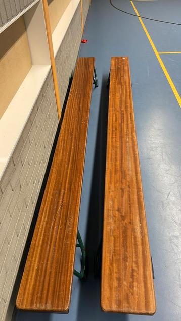 Twee stuks turnbank gymbank sportbank sporthal bank. beschikbaar voor biedingen