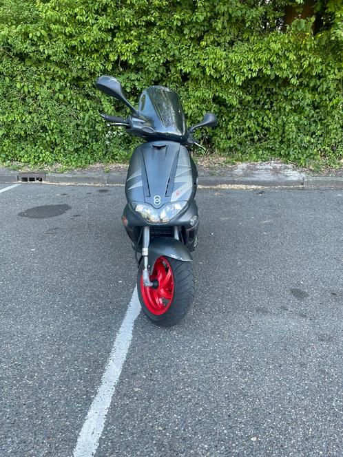 Gilera runner 50cc dd, Fietsen en Brommers, Scooters | Piaggio, Zo goed als nieuw, Overige modellen, Ophalen
