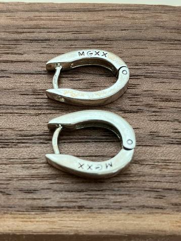 Set MEXX oorsieraden beschikbaar voor biedingen