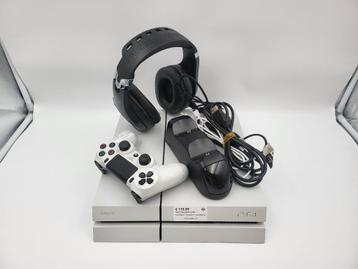 Sony Playstation 4 Wit + Controller + Headset + Laadstation beschikbaar voor biedingen