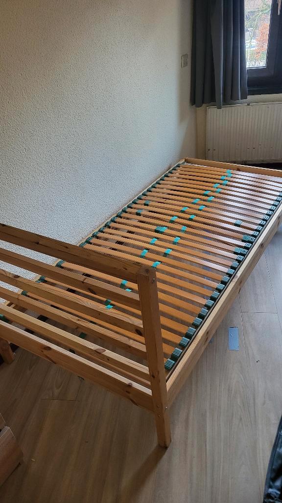 bed ikea tarva inclusief lattenbodem, Huis en Inrichting, Slaapkamer | Bedden, Zo goed als nieuw, Eenpersoons, 90 cm, 200 cm, Hout