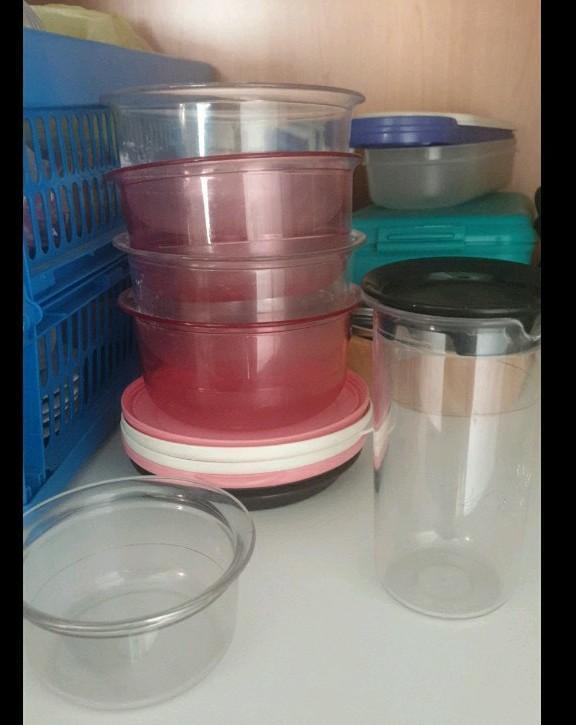 Veel gebruikte harde schaaltjes met verschillende deksels, Huis en Inrichting, Keuken | Tupperware, Gebruikt, Ophalen