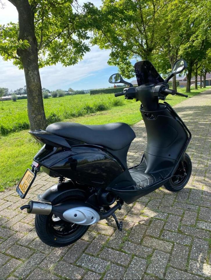 Piaggio zip 2 takt, Fietsen en Brommers, Scooters | Piaggio, Zo goed als nieuw, Verzenden