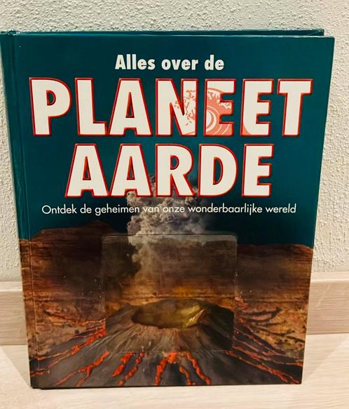 boek planeet aarde - ontdek de geheimen van onze wereld, Boeken, Wetenschap, Zo goed als nieuw, Natuurwetenschap, Ophalen of Verzenden