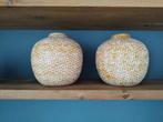 Twee decoratieve vazen, Ophalen of Verzenden, Zo goed als nieuw, Aardewerk of Porselein, Minder dan 50 cm