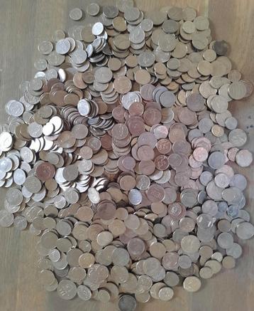 7 kilo buitenlandse 100 % nikkelen munten.  beschikbaar voor biedingen
