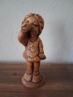 Speksteen Beeldje: Drinkend Meisje, Antiek en Kunst, Ophalen of Verzenden