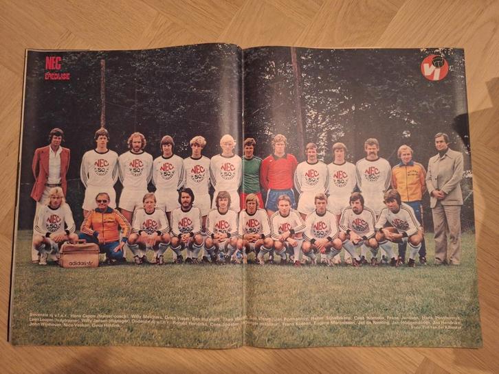 Oude, unieke poster NEC Nijmegen (1977), Verzamelen, Sportartikelen en Voetbal, Zo goed als nieuw, Poster, Plaatje of Sticker