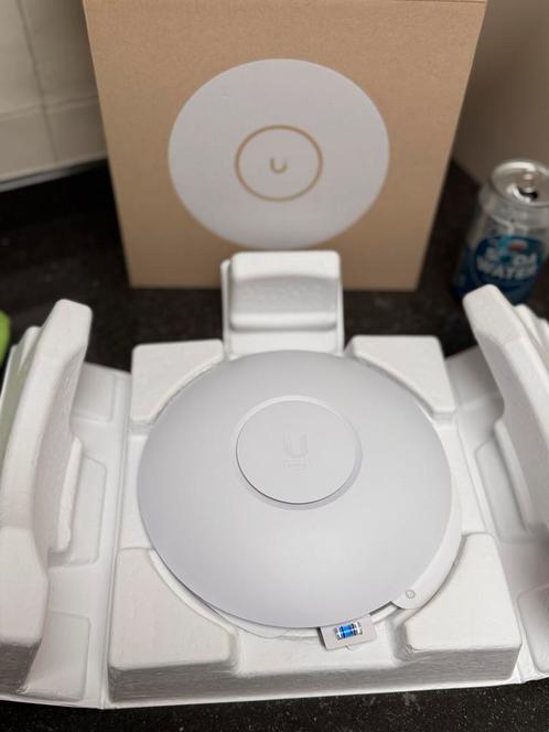 Ubiquiti UniFi U6 Pro, Computers en Software, Accesspoints, Zo goed als nieuw, Ophalen of Verzenden