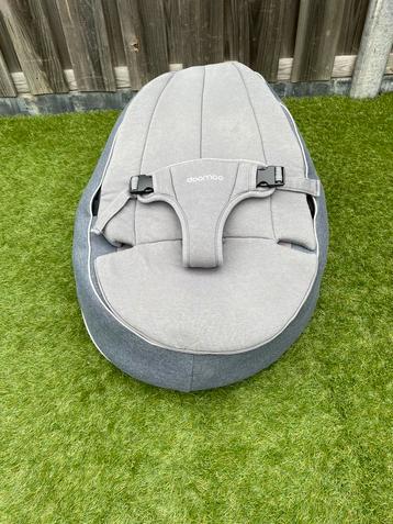 Doomoo baby zitzak seat ‘n swing beschikbaar voor biedingen