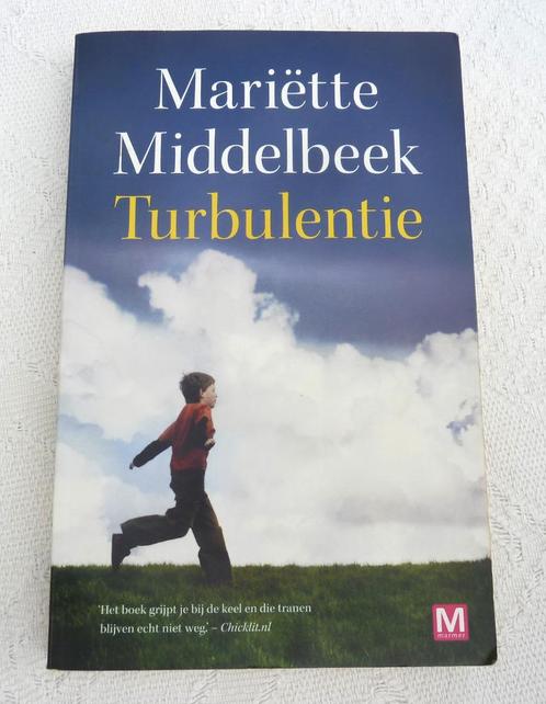 Turbulentie – Mariette Middelbeek (7e druk uit 2011), Boeken, Chicklit, Zo goed als nieuw, Ophalen of Verzenden