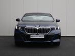 BMW i5 eDrive40 M Sport Edition 84 kWh M Sportpakket/ Achter, 2095 kg, Zwart, Met garantie (alle), Blauw