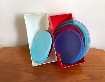 Tupperware 3 x Dekselhouder Rood en Wit €10,00 per stuk. beschikbaar voor biedingen
