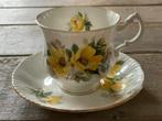 Vintage kop en schotel. Royal Standard porselein. Gele bloem, Antiek en Kunst, Antiek | Servies los, Ophalen