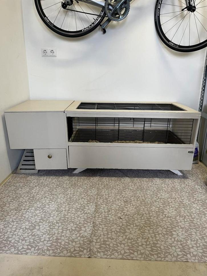 Mooi cavia konijnen knaagdieren hok/kooi verwerkt in kastje, Dieren en Toebehoren, Knaagdieren en Konijnen | Hokken en Kooien