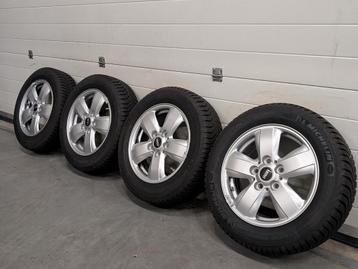 Mini Cooper/One winterwielen 15 inch als nieuw 175/65/15 beschikbaar voor biedingen
