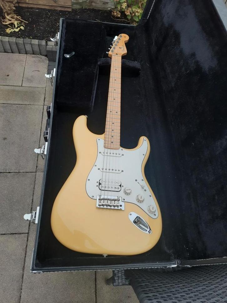 Fender Player Stratocaster HSS, Muziek en Instrumenten, Snaarinstrumenten | Gitaren | Elektrisch, Zo goed als nieuw, Solid body