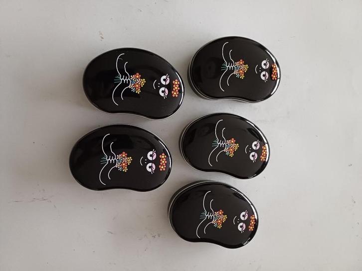 5 stuks Barbapapa BARBAMAMA metalen doosje NIEUW uit 2008, Verzamelen, Stripfiguren, Nieuw, Beeldje of Figuurtje, Overige figuren