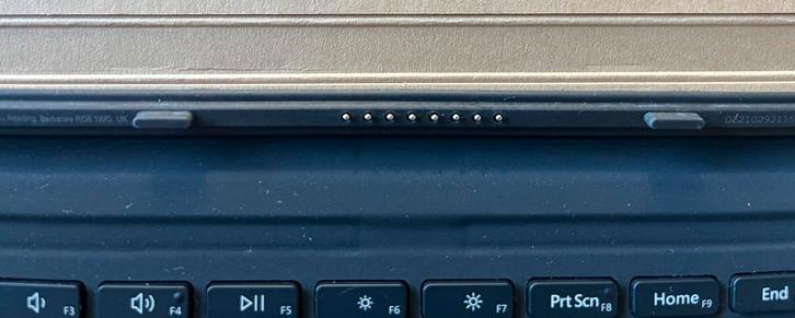 Microsoft Surface Go Type cover UK, Computers en Software, Toetsenborden, Zo goed als nieuw, Qwerty, Ophalen of Verzenden