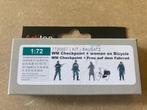 Artitec / 1:72 / Duitse controle vrouw met fiets, Hobby en Vrije tijd, Modelbouw | Figuren en Diorama's, Verzenden, Nieuw, 1:50 of kleiner