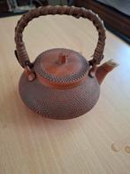 Theepot met Rotan Handvat yiping, Antiek en Kunst, Ophalen of Verzenden