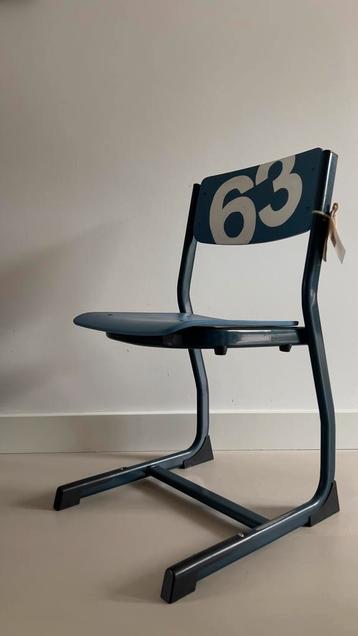 Vintage kinderstoeltje schoolstoeltje beschikbaar voor biedingen