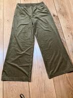 Dunne velours groene broek van Poools mt 42/44, Kleding | Dames, Ophalen of Verzenden, Zo goed als nieuw, Maat 42/44 (L), Groen