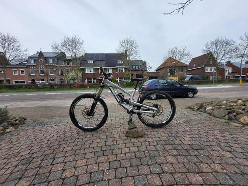 Downhill Bike YT Tues 2.0 2014, Fietsen en Brommers, Fietsen | Mountainbikes en ATB, Zo goed als nieuw, Overige merken, Fully