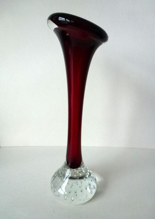 Aseda - Bone vaas - Kristal - Zweden jaren 60/69 donkerrood, Antiek en Kunst, Antiek | Glas en Kristal, Ophalen of Verzenden