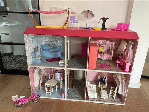 Bijzonder barbie huis poppenhuis, met volop spullen!, Kinderen en Baby's, Speelgoed | Poppenhuizen, Zo goed als nieuw, Ophalen of Verzenden