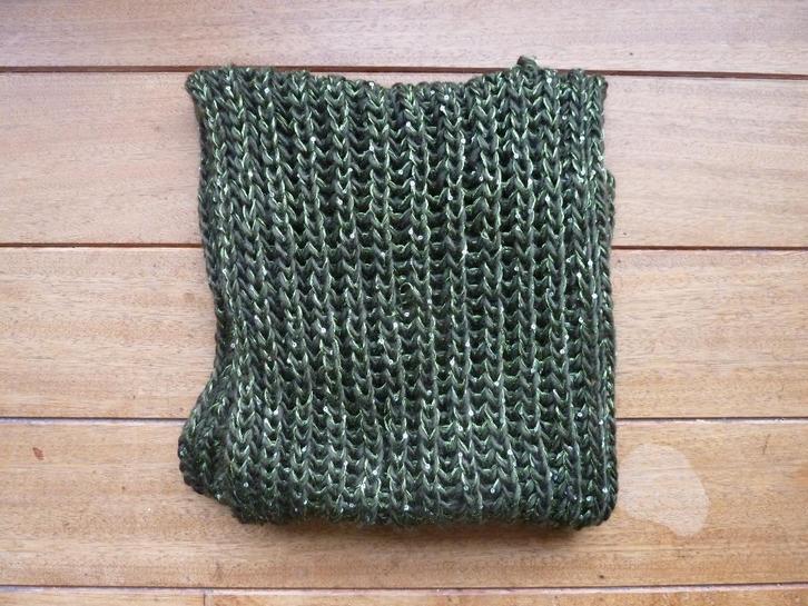 Groene sjaal, Kleding | Dames, Mutsen, Sjaals en Handschoenen, Zo goed als nieuw, Sjaal, Ophalen of Verzenden