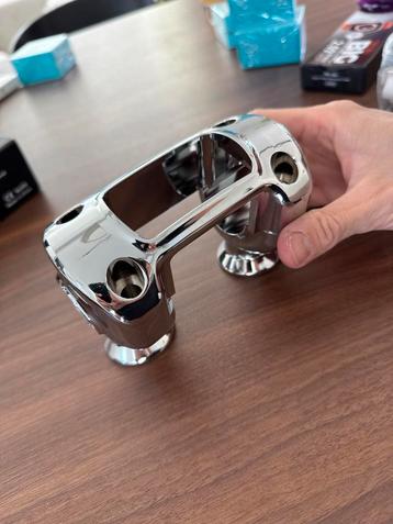 Stuurklem / Handlebar Riser Clamp – Chroom – Nieuw beschikbaar voor biedingen