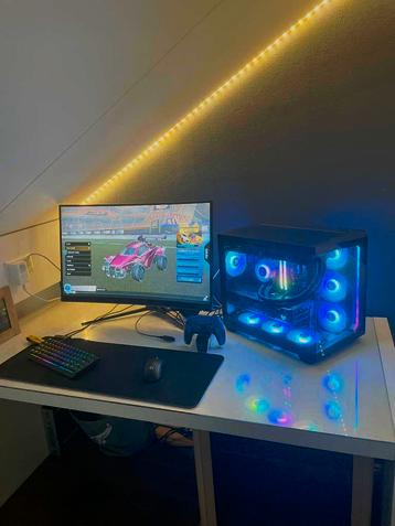Gloednieuwe Game Pc + toetsenbord, monitor. beschikbaar voor biedingen