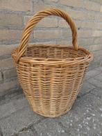 Ronde rieten mand met hengsel, Huis en Inrichting, Ophalen of Verzenden, Gebruikt, Rond, Riet