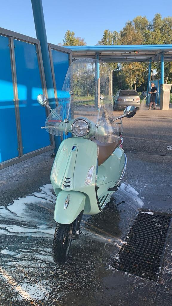 Vespa Primavera (mint groen) 45km/h, Fietsen en Brommers, Scooters | Vespa, Gebruikt, Overige modellen, Maximaal 45 km/u, Benzine
